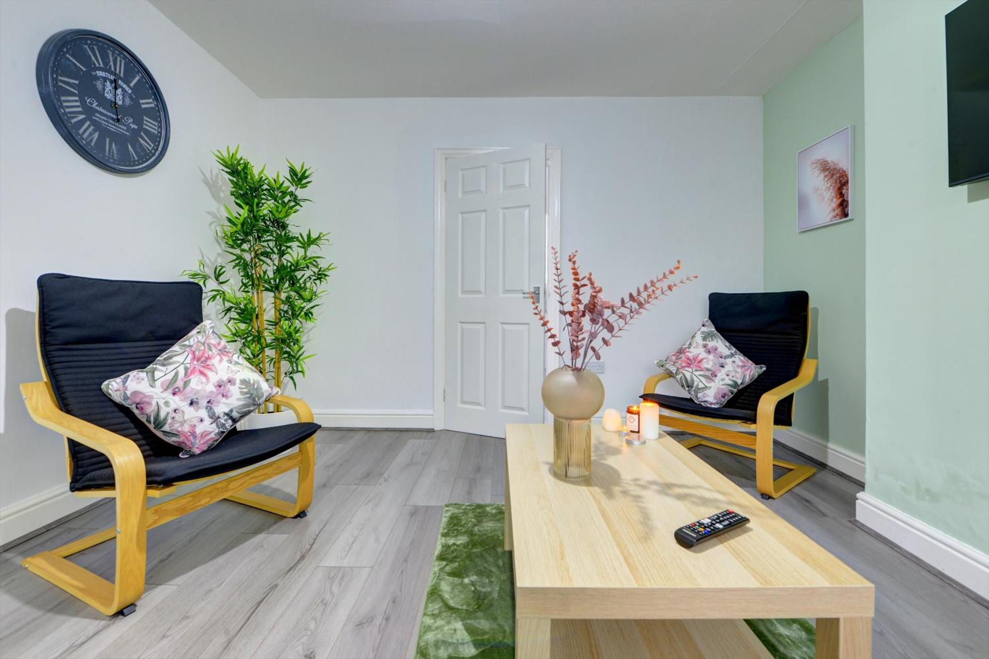 Stunning And Lovely 3 Bed House - Catch 22 코번트리 외부 사진