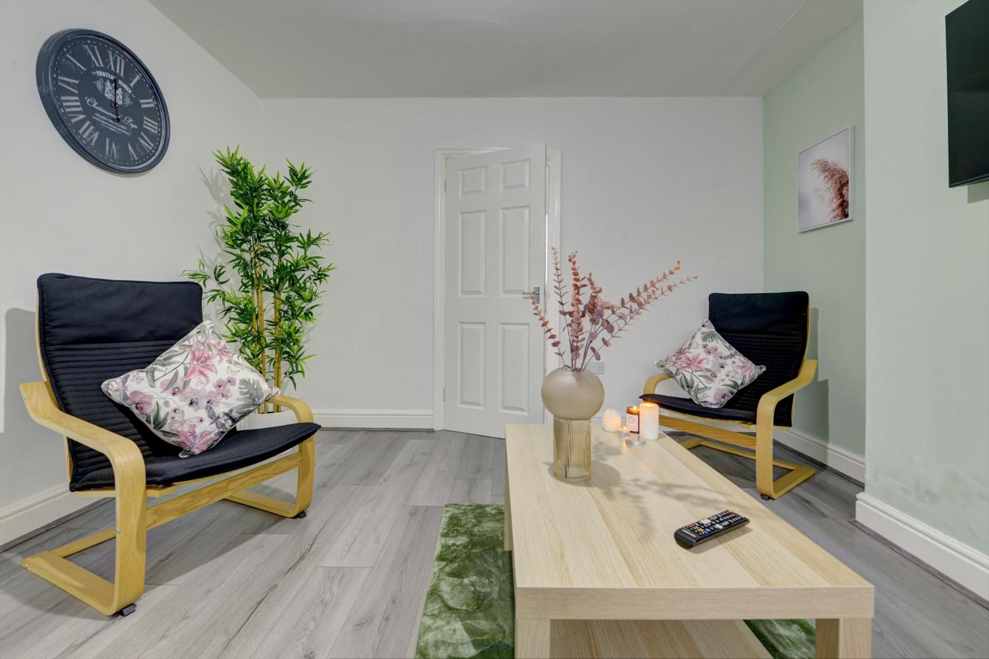Stunning And Lovely 3 Bed House - Catch 22 코번트리 외부 사진
